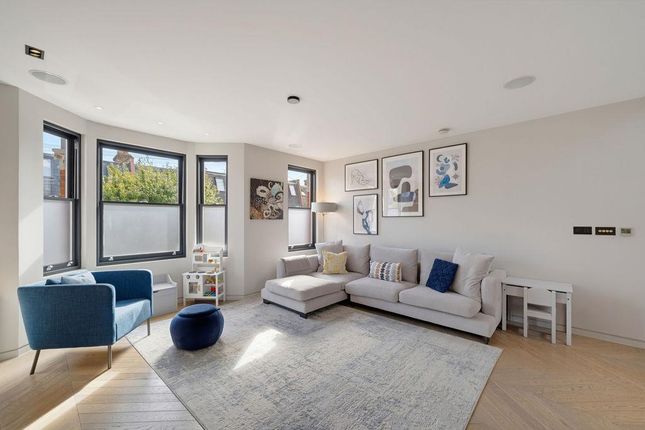 48, Queensmill Road, London photo 2
