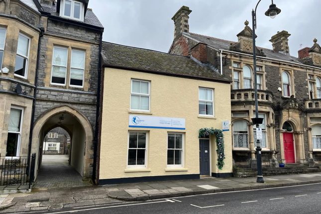 Office to let in Character Office Suite, 51 Eastgate, Cowbridge