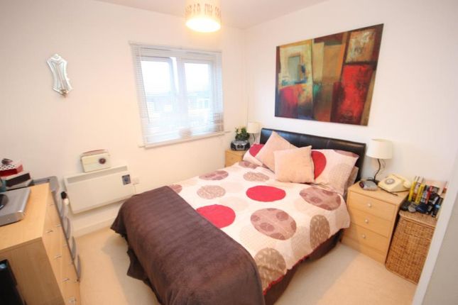 53, Park Heights, Woking photo 4