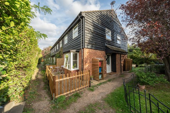 38 Moreton Avenue, Isleworth photo 3