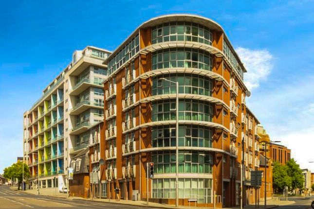 Bloomsbury Court-Enhanced-Sr