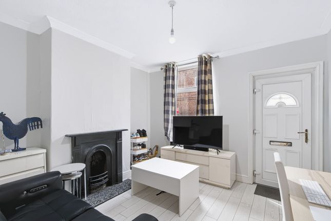 21 Chapel Lane, Warrington photo 2