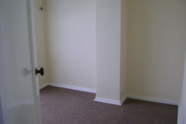 207, BRADFORD ROAD, BOLTON photo 4