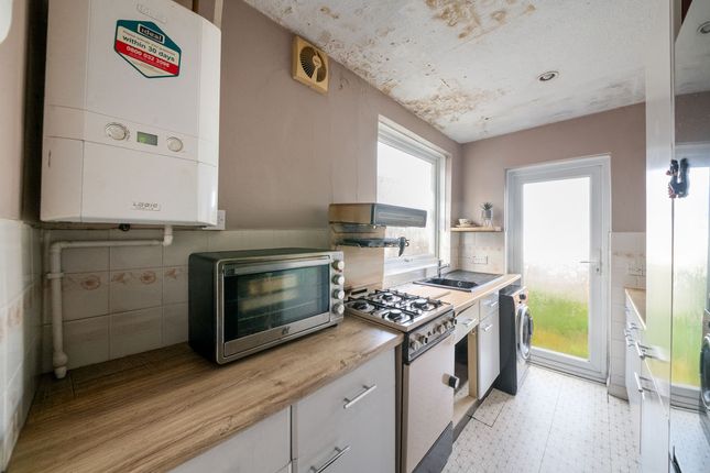 202, The Heights, Northolt photo 2
