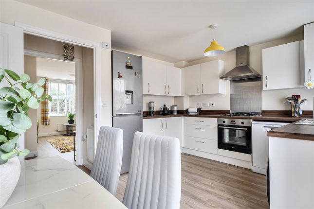 21, North Down Close, Saltash photo 4