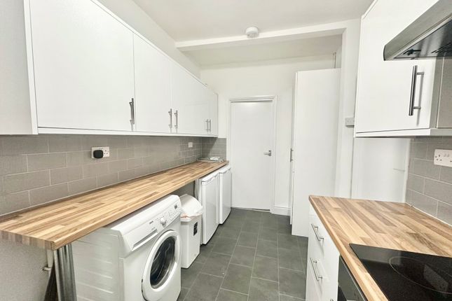 393A, Sheffield photo 2