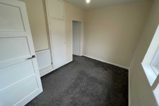 18, Wentworth Avenue, Luton photo 4