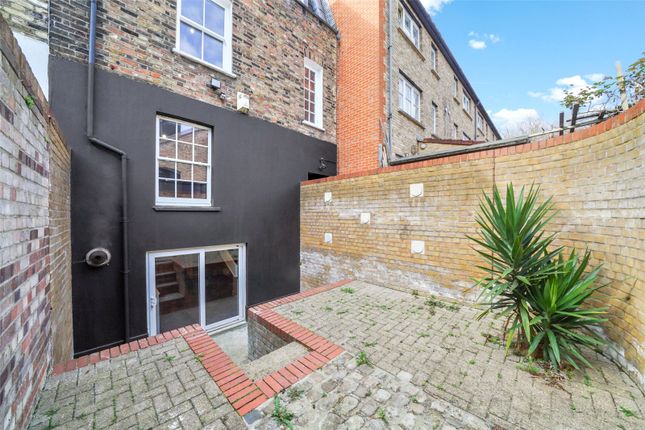 15b, Clark Street, London photo 4