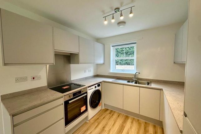 13, Maria Rowley Close, LEEDS photo 2