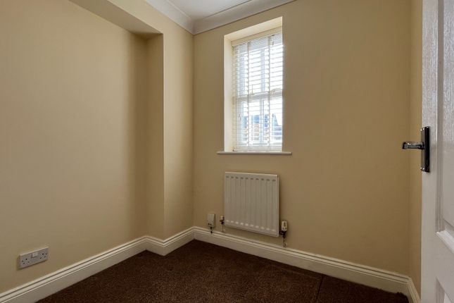 Town house to rent in Church Paddock Court, Wallington