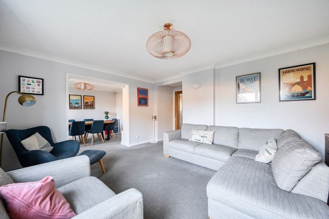 3, Long Barrow Close, Winchester photo 3