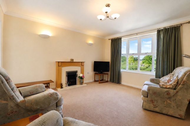 8 Kenwith Castle Gardens,, Abbotsham, Devon photo 2
