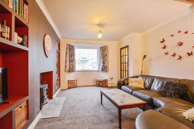 27, Pine Road, Guisborough photo 3