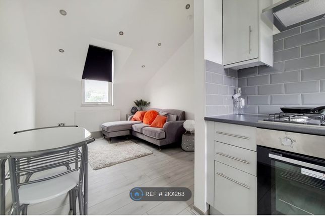 Thumbnail Flat to rent in Myatts Fields South, London