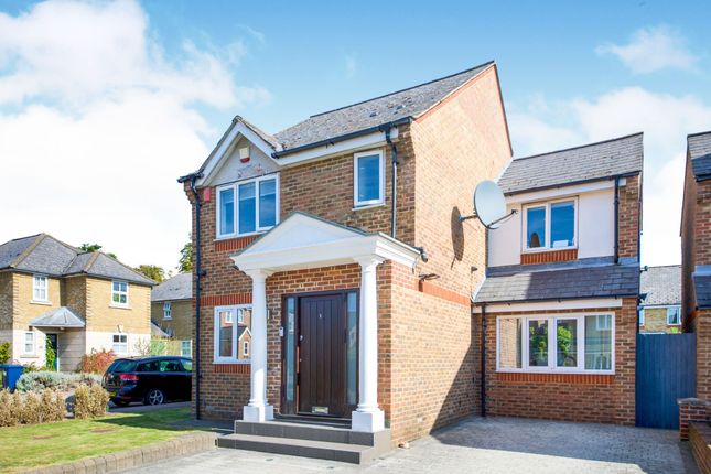 Thumbnail Detached house for sale in Earl Close, London