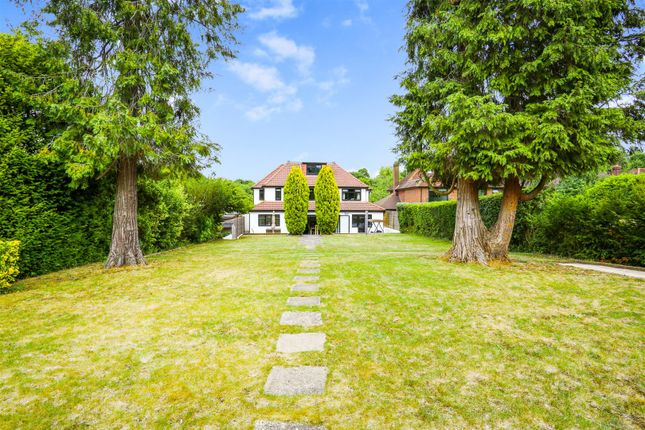14, Green Curve, Banstead photo 4