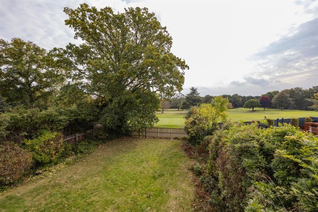 The Warren Drive, E11