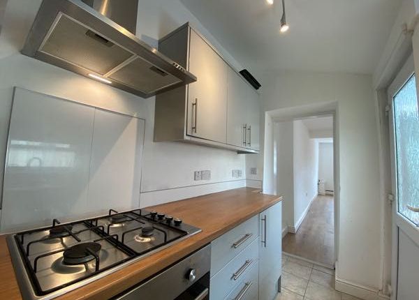 5 York Terrace, Tredegar photo 2
