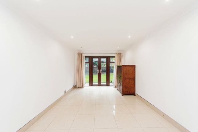 Thumbnail Flat for sale in 70 Parkside, Wimbledon