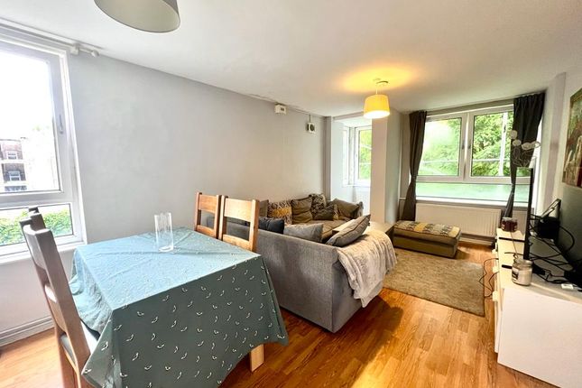 Thumbnail Flat for sale in Willowfield, Harlow, Essex