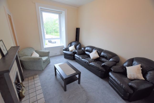 Flat to rent in Loanhead Place, Rosemount, Aberdeen