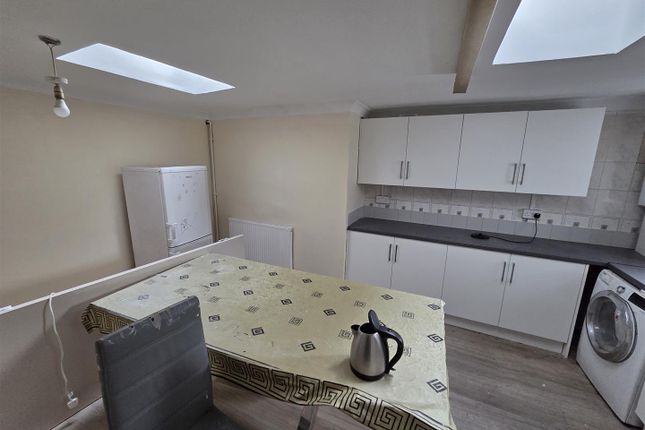 Flat Above, 121, Commercial Road, Newport photo 3