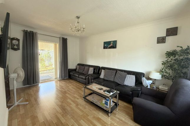 36, Cordelia Road, Staines-Upon-Thames photo 3
