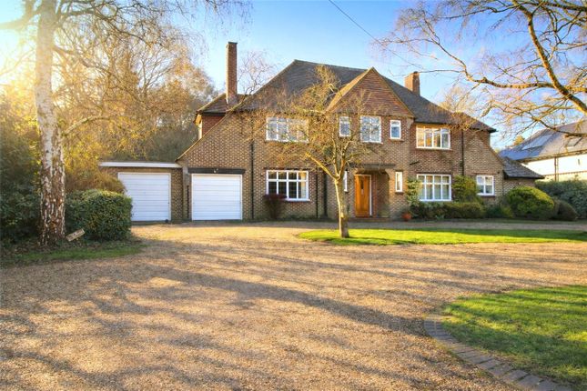 5-bed house on The Gate House,, Guildford Lodge Drive, East Horsley, £1,650,000