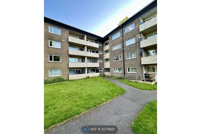 Thumbnail Flat to rent in St. James Drive, Horsforth, Leeds