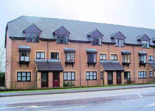1 bed property to rent in Chalet Court, Bordon