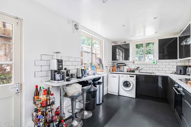 157, Mayall Road, London photo 3