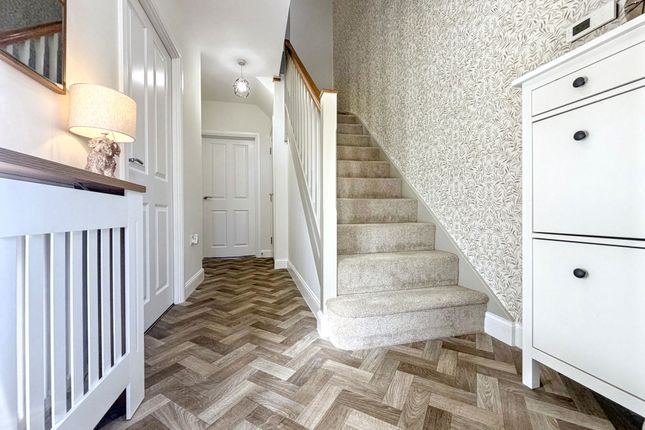 Whitworth Park Drive, Houghton Le Spring photo 4