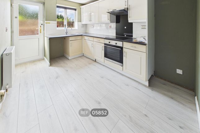 46, Willow Bank Drive, Pontefract, WF8 2WQ photo 2