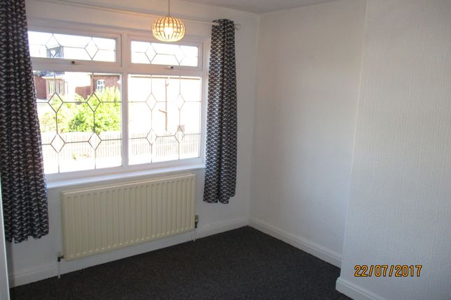 24, Grovehall Road, Leeds photo 4