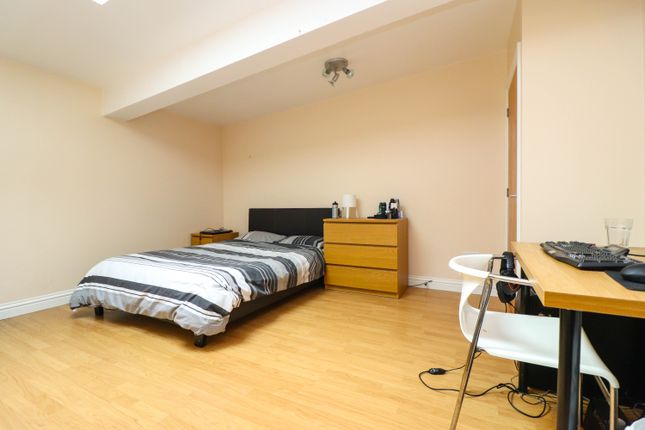 Flat to rent in Chapel Road, Southampton