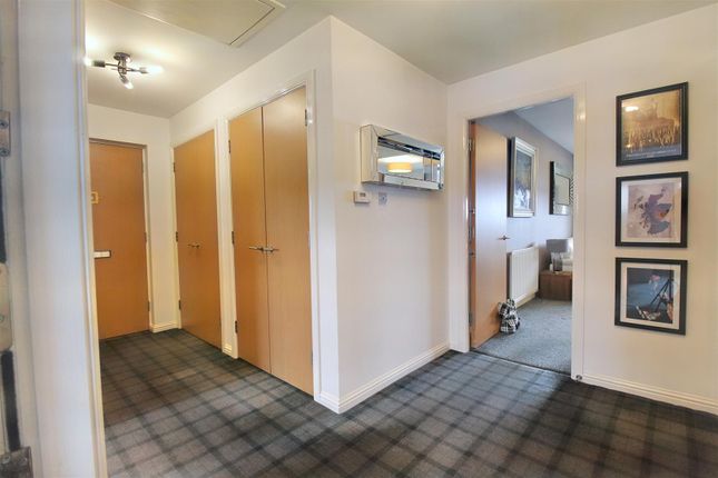 Flat for sale in Mulberry Square, Renfrew