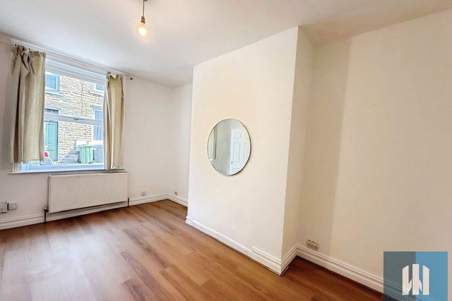14, Moss Street, Huddersfield photo 4