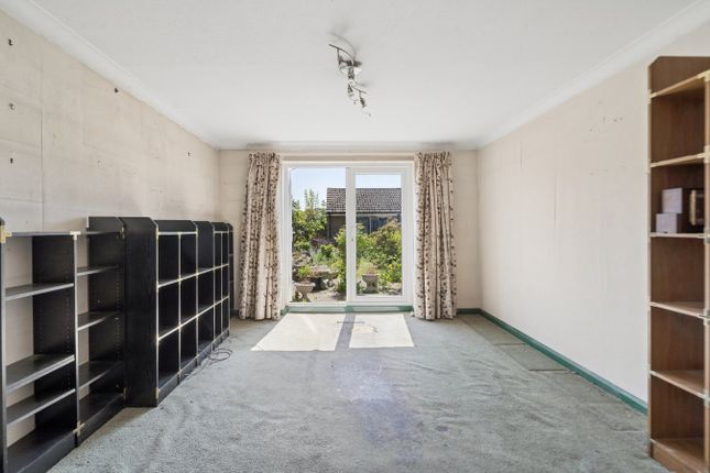 4, Leas Drive, Iver photo 4