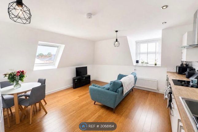 Flat   Ruskin Road, Northampton photo 4