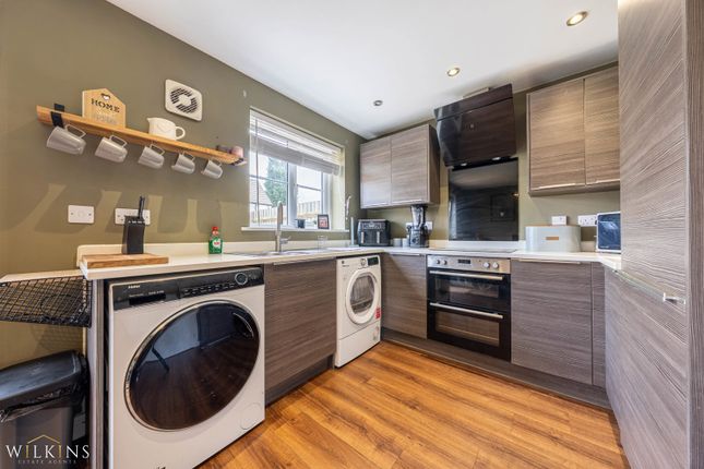 1, Hillfield Close, Swadlincote photo 3