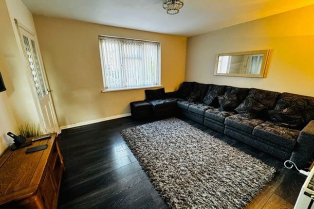 71 Bunns Lane, Dudley photo 3