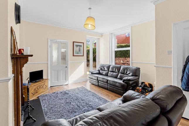 18, Woodlands Avenue, Harrogate photo 4