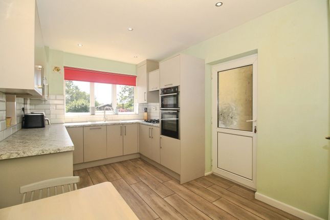 65, Arnolds Crescent, Leicester photo 3