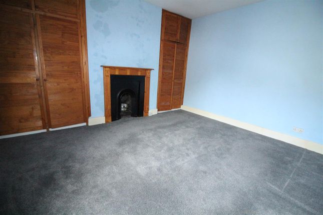 11, Chapel Lane, Batley photo 4