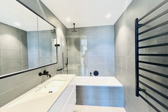 28 7th Brigantia House 4, Oberman Road, London photo 4