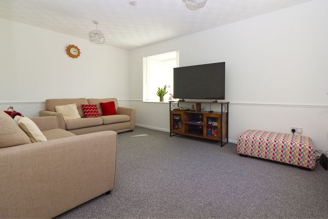 2, Wadhurst Lane, Kents Hill photo 2