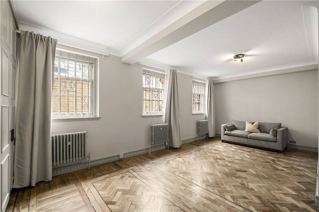 Flat 1, 66, Wimpole Street, London photo 4