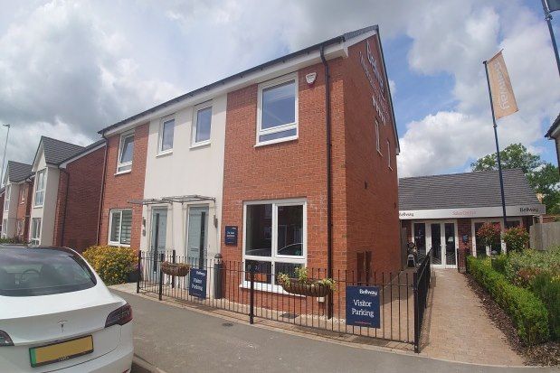 Semi-detached house to rent in The Avenue, Leamington Spa