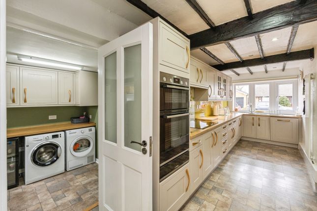 15, Waltham Avenue, Cheshire photo 5