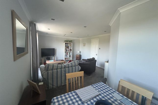 Flat 8 Uxbridge House, 37, Uxbridge Road, Kingston Upon Thames photo 3